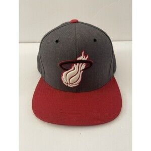 Mitchell &‎ Ness Miami Heat Gray/Black/Red Adjustable Snapback Hat